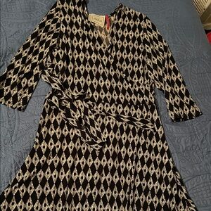 Leota Black and White Diamond Pattern  slightly flair style Dress with tie belt